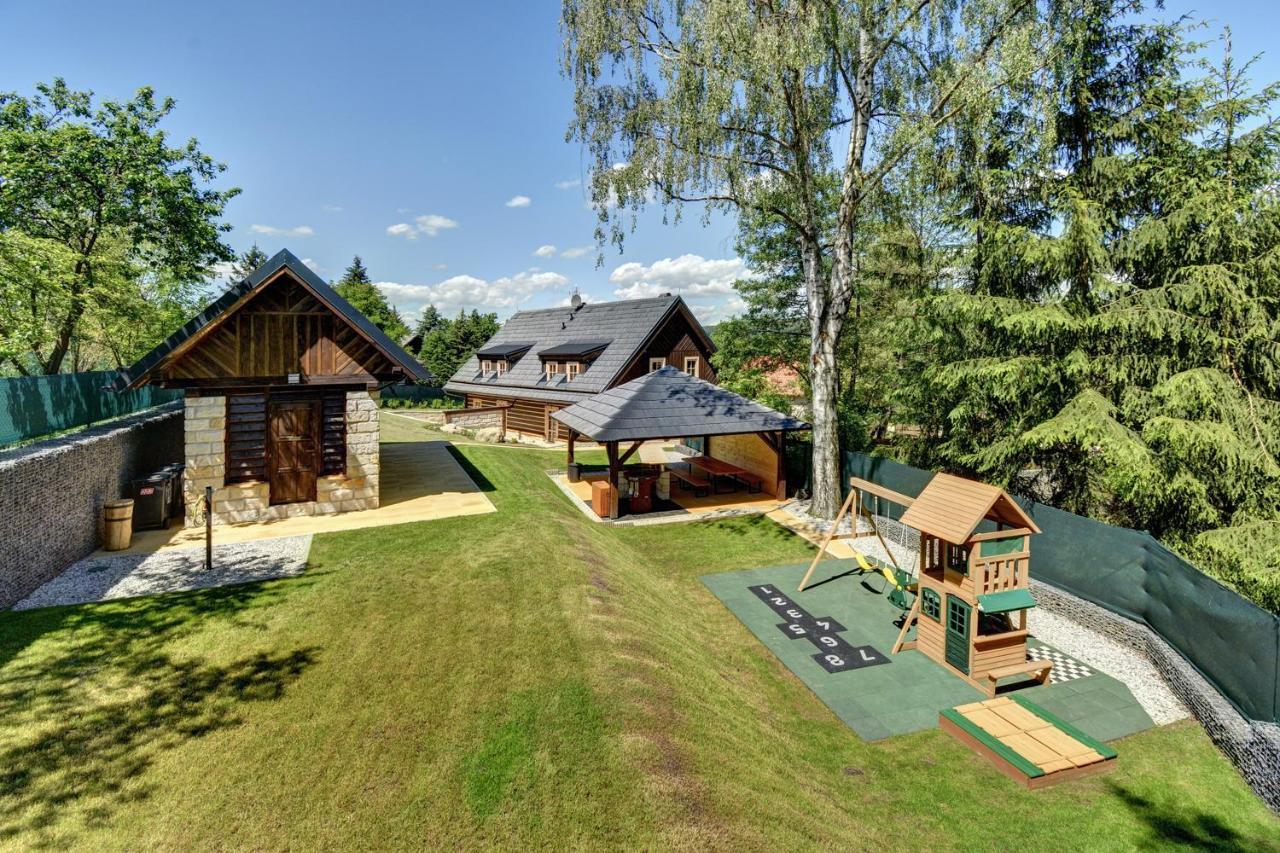 Roubenka Pod Troskami Apartment
