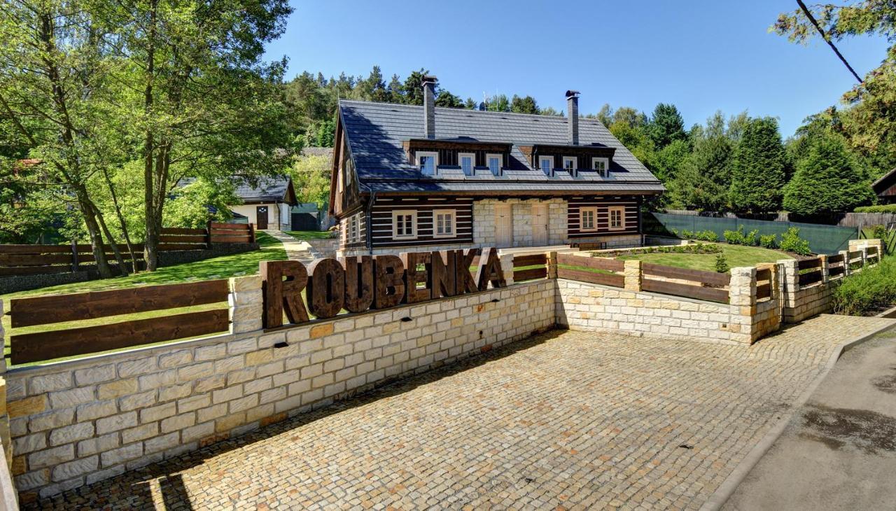 Roubenka Pod Troskami Ktova