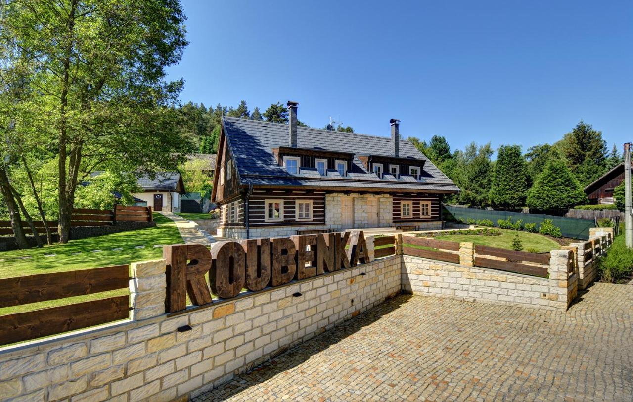 Roubenka Pod Troskami Apartment *